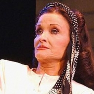 В доме престарелых скончалась 74-летняя звезда сериалов В доме престарелых скончалась 74-летняя звезда сериалов