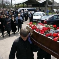 В Горловке похоронили убитого террористами депутата Рыбака В Горловке похоронили убитого террористами депутата Рыбака