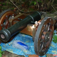 В Житомирской области директор сельской школы обнаружил тайник с пушкой экс-министра обороны В Житомирской области директор сельской школы обнаружил тайник с пушкой экс-министра обороны