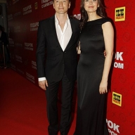 Жена Сергея Безрукова опозорилась на премьере фильма Жена Сергея Безрукова опозорилась на премьере фильма