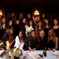 Ким Кардашьян похвасталась фотографиями с девичника в Париже Ким Кардашьян похвасталась фотографиями с девичника в Париже