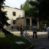 Утром, во время обстрела в Славянске пострадала детская больница Утром, во время обстрела в Славянске пострадала детская больница