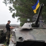 Силы АТО окружили в Славянске около тысячи террористов Силы АТО окружили в Славянске около тысячи террористов