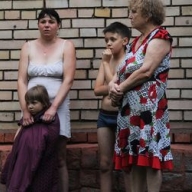 Жители Донбасса массово покидают дома: где приютят и окажут помощь Жители Донбасса массово покидают дома: где приютят и окажут помощь