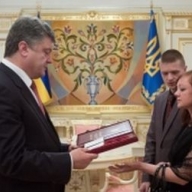 Порошенко встретился с вдовой генерала Кульчицкого Порошенко встретился с вдовой генерала Кульчицкого