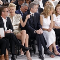 ������� ������ ����� � ��������� ������� ������ ��������  �� ������ Dior � ������