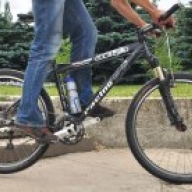 В Житомире мужчина на велосипеде сбил 35-летнюю женщину В Житомире мужчина на велосипеде сбил 35-летнюю женщину