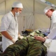 26 вінницьких лікарів поїхали на схід рятувати життя військових в зоні АТО 26 вінницьких лікарів поїхали на схід рятувати життя військових в зоні АТО