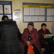 Пенсионеры из городов, подконтрольных ДНР, едут в Мариуполь переоформлять пенсии Пенсионеры из городов, подконтрольных ДНР, едут в Мариуполь переоформлять пенсии
