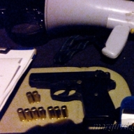 В Мариуполе сотрудники ГАИ обнаружили в машине водителя переделанный пистолет В Мариуполе сотрудники ГАИ обнаружили в машине водителя переделанный пистолет