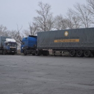 Рейс Ахметова в третий раз попытается пройти блокпосты и доставить гуманитарную помощь на Донбасс Рейс Ахметова в третий раз попытается пройти блокпосты и доставить гуманитарную помощь на Донбасс