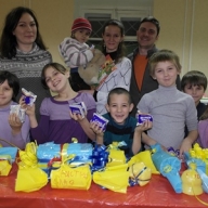 Главная елка Мариуполя будет украшена игрушками, сделанными детьми переселенцев Главная елка Мариуполя будет украшена игрушками, сделанными детьми переселенцев