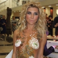 В Донецке выставку эротического искусства превратили в секс-шоп В Донецке выставку эротического искусства превратили в секс-шоп