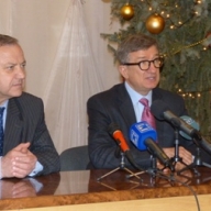 Юрий Хотлубей и Сергей Тарута провели пресс-конференцию Юрий Хотлубей и Сергей Тарута провели пресс-конференцию