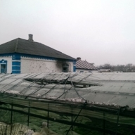 Уточненные данные по факту обстрела пос. Сартана: поврежденных зданий гораздо больше Уточненные данные по факту обстрела пос. Сартана: поврежденных зданий гораздо больше