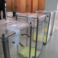 На участках в Крыму не хватает шторок и трафаретов Брайля На участках в Крыму не хватает шторок и трафаретов Брайля