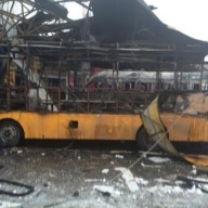 Обстрел автостанции в Донецке: несколько маршруток сгорело дотла Обстрел автостанции в Донецке: несколько маршруток сгорело дотла