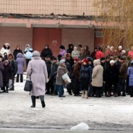 Новотошковку обстреляли в момент раздачи гуманитарной помощи Новотошковку обстреляли в момент раздачи гуманитарной помощи