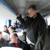 ФОТОФАКТ: Донецк покинул автобус с пленными украинскими бойцами, которых везут для обмена ФОТОФАКТ: Донецк покинул автобус с пленными украинскими бойцами, которых везут для обмена