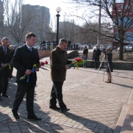 В Мариуполе состоялся торжественный митинг, посвященный 201-ой годовщине со дня рождения Тараса Григорьевича Шевченко В Мариуполе состоялся торжественный митинг, посвященный 201-ой годовщине со дня рождения Тараса Григорьевича Шевченко