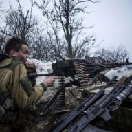 Боевики обстреливают украинских военных из артиллерии Боевики обстреливают украинских военных из артиллерии
