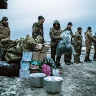 Мобилизационный скандал в Харькове: добровольцев мучают холодом и избивают Мобилизационный скандал в Харькове: добровольцев мучают холодом и избивают
