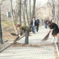 В Горловке на субботник вышли 4 тысячи горожан В Горловке на субботник вышли 4 тысячи горожан