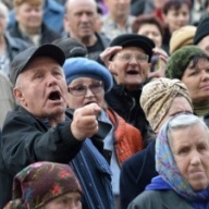 В Мариуполе жители Левобережья грозятся перекрыть ул.Таганрогскую В Мариуполе жители Левобережья грозятся перекрыть ул.Таганрогскую