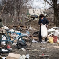 Широкино под обстрелом: людям не хватает воды и продуктов Широкино под обстрелом: людям не хватает воды и продуктов