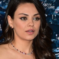 Мила Кунис и Эштон Катчер придумывают одинаковые наряды для всей семьи Мила Кунис и Эштон Катчер придумывают одинаковые наряды для всей семьи