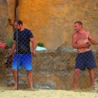 Скандальный пляж киевского олигарха в Одессе снова ограждают забором Скандальный пляж киевского олигарха в Одессе снова ограждают забором