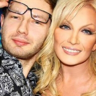 Сын Таисии Повалий поделился пикантным снимком в объятиях молодой жены (фото) Сын Таисии Повалий поделился пикантным снимком в объятиях молодой жены (фото)