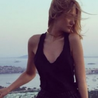 16-летняя внучка Олега Табакова проводит каникулы на яхте в бикини 16-летняя внучка Олега Табакова проводит каникулы на яхте в бикини