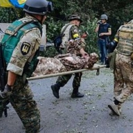 В Днепропетровске спасают солдата: военному удалили часть кишечника, а пули повредили грудную клетку В Днепропетровске спасают солдата: военному удалили часть кишечника, а пули повредили грудную клетку