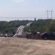 Очередь за горизонт: люди пытаются выехать из Горловки Очередь за горизонт: люди пытаются выехать из Горловки