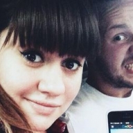 Экс-участница группы Экс-участница группы