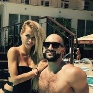 Актриса Анна Хилькевич повторила позу Волочковой в купальнике (фото) Актриса Анна Хилькевич повторила позу Волочковой в купальнике (фото)