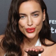 Ирина Шейк снялась без трусов (фото) Ирина Шейк снялась без трусов (фото)