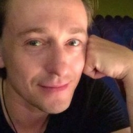 Сергей Безруков больше не носит обручальное кольцо Сергей Безруков больше не носит обручальное кольцо