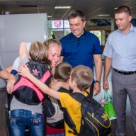 Ужас войны на Донбассе: мать осталась без ноги, спасая детей во время обстрела Ужас войны на Донбассе: мать осталась без ноги, спасая детей во время обстрела