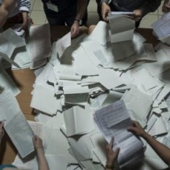 Во второй тур выборов мэра Запорожья вышли Буряк и Фролов Во второй тур выборов мэра Запорожья вышли Буряк и Фролов