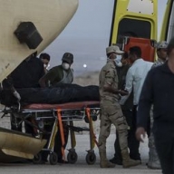 Аэробус а320. Египетские авиалинии. Египетские авиалинии самолеты. Самолёт летающий из москвы в египет. Вылеты в египет.