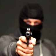 В Борисполе неизвестные напали на инкассаторов и похитили более полутора миллиона В Борисполе неизвестные напали на инкассаторов и похитили более полутора миллиона