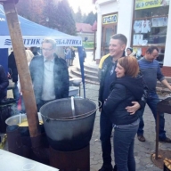 Волонтери зібрали у Трускавці понад 10 тисяч гривень Волонтери зібрали у Трускавці понад 10 тисяч гривень