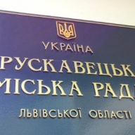   :    ,      