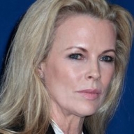 62-летняя Ким Бесинджер выходит замуж 62-летняя Ким Бесинджер выходит замуж