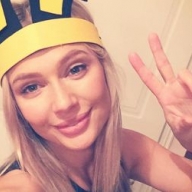 Актриса Наталья Рудова примерила ультракороткое мини от чемпионки Украины по стриптизу (фото) Актриса Наталья Рудова примерила ультракороткое мини от чемпионки Украины по стриптизу (фото)