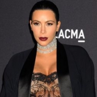 Канье Уэст купил Ким Кардашьян больше 150 подарков на Рождество Канье Уэст купил Ким Кардашьян больше 150 подарков на Рождество