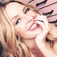 47-летняя Кайли Миноуг впервые выходит замуж 47-летняя Кайли Миноуг впервые выходит замуж