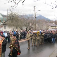 На Сколівщині провели в останній путь воїна Сергія Супруна На Сколівщині провели в останній путь воїна Сергія Супруна